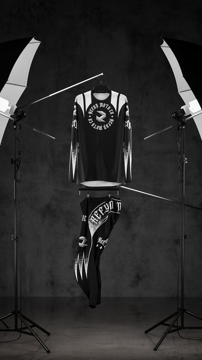 REIGN 02 - Black